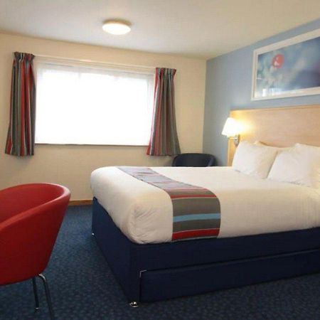 Travelodge London Feltham Kültér fotó