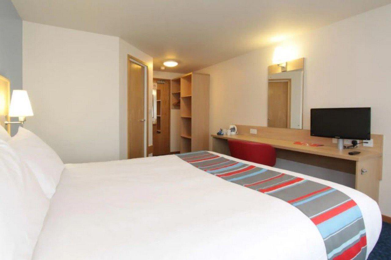 Travelodge London Feltham Kültér fotó