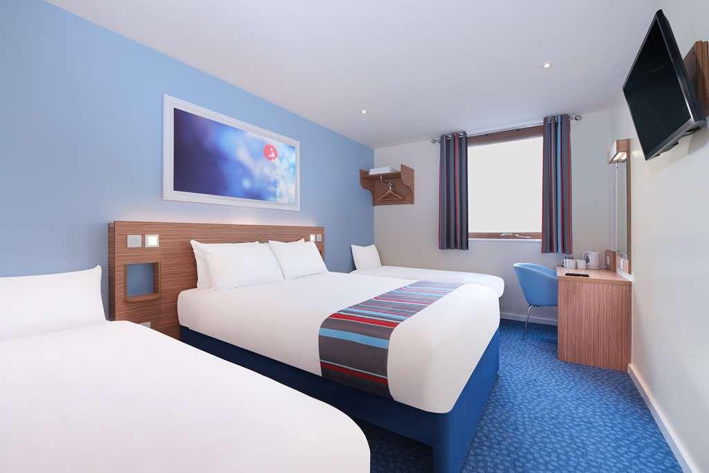 Travelodge London Feltham Szoba fotó