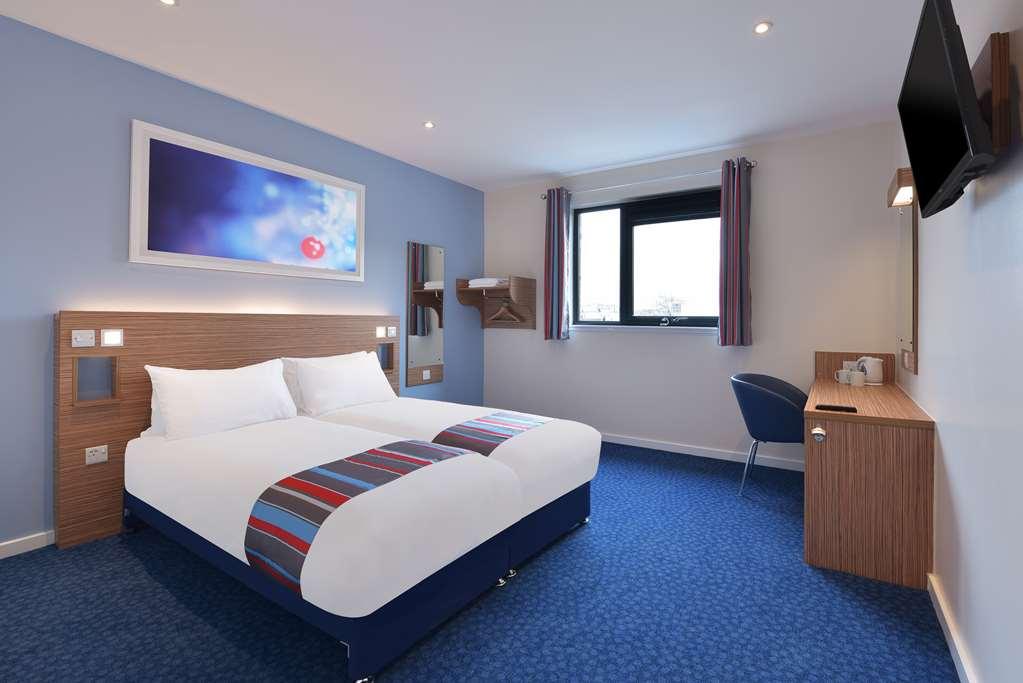 Travelodge London Feltham Szoba fotó