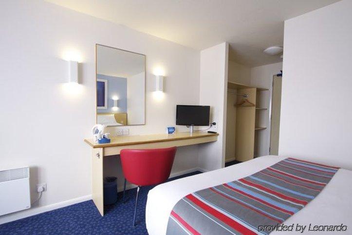 Travelodge London Feltham Kültér fotó