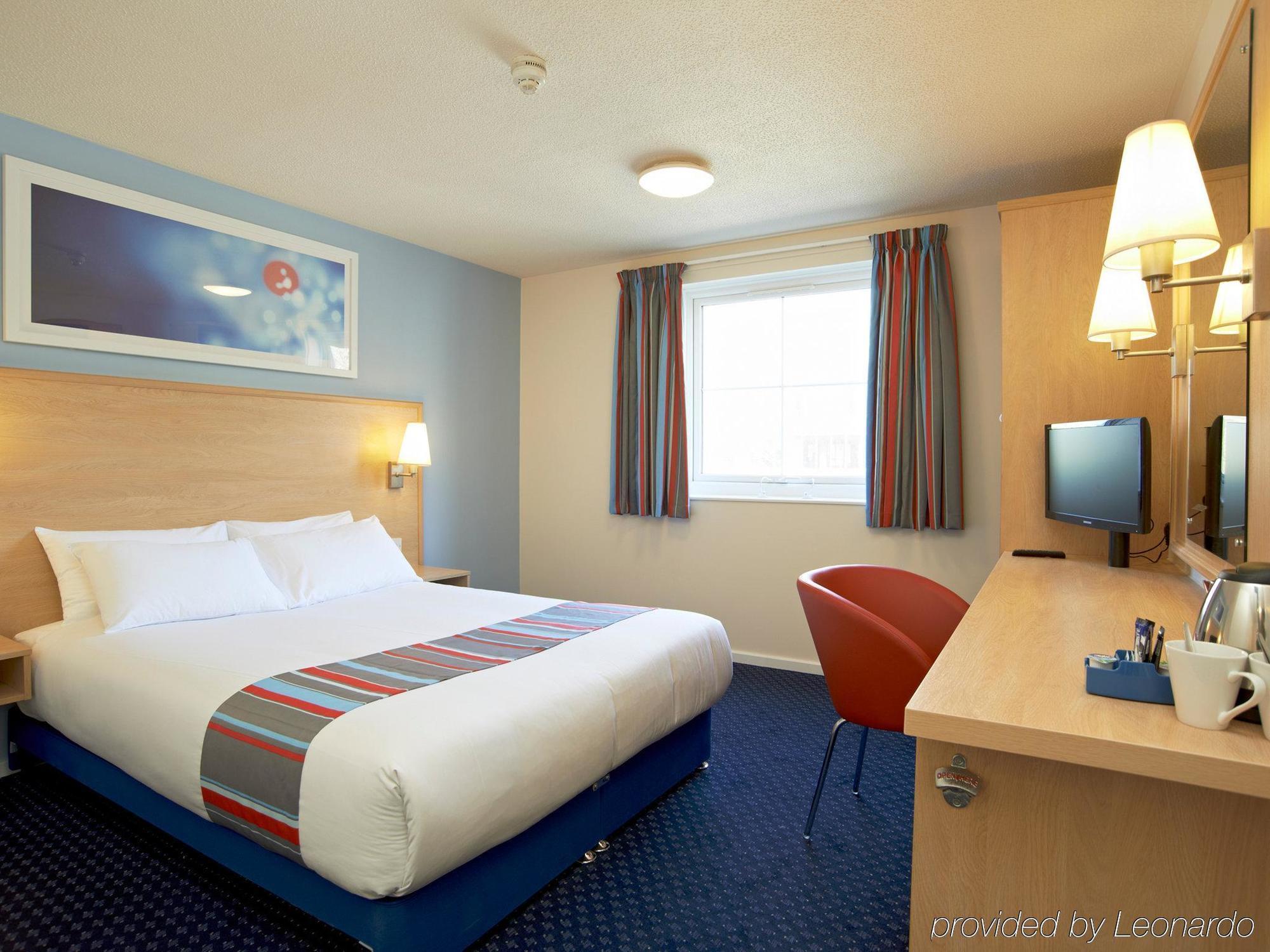 Travelodge London Feltham Kültér fotó