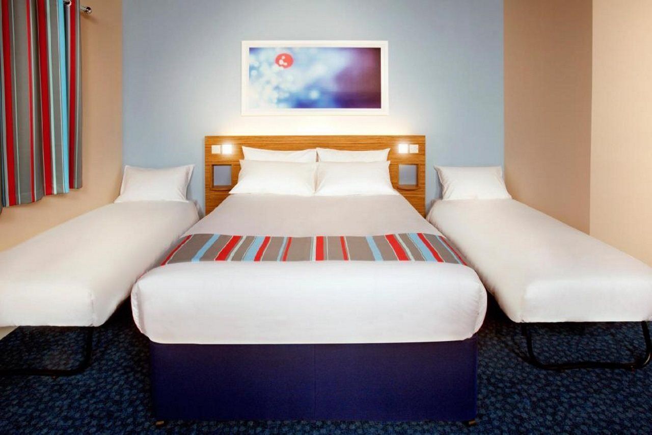 Travelodge London Feltham Kültér fotó
